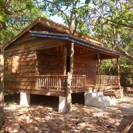 Done Right Hostel Phumi Chrouy Svay ภายนอก รูปภาพ