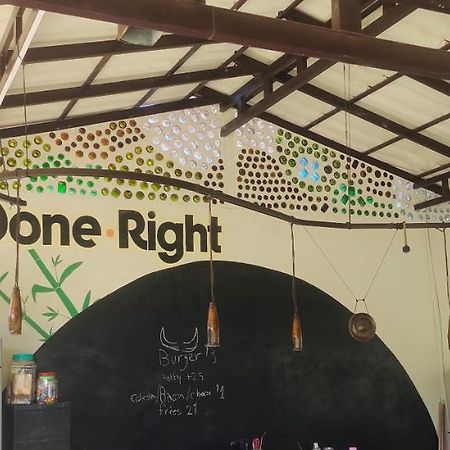 Done Right Hostel Phumi Chrouy Svay ภายนอก รูปภาพ